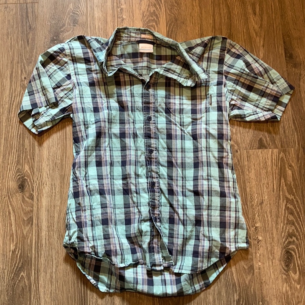 Short sleeve button up